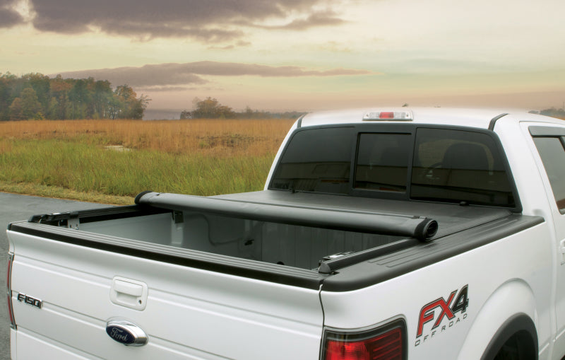 Lund 15-17 Chevy Colorado (6ft. Bed) Genesis Roll Up Tonneau Cover - Black