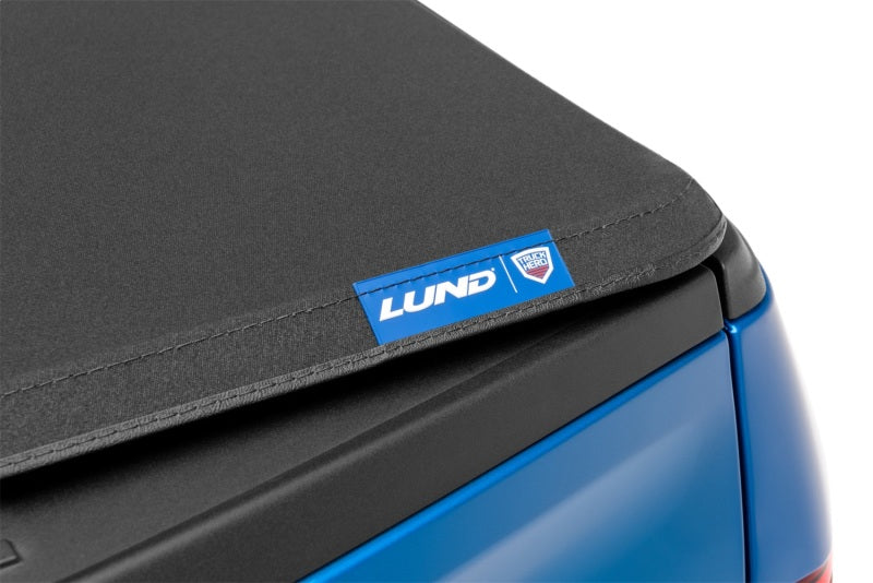 Lund 99-17 Ford F-250 Super Duty (8ft. Bed) Genesis Elite Tri-Fold Tonneau Cover - Black